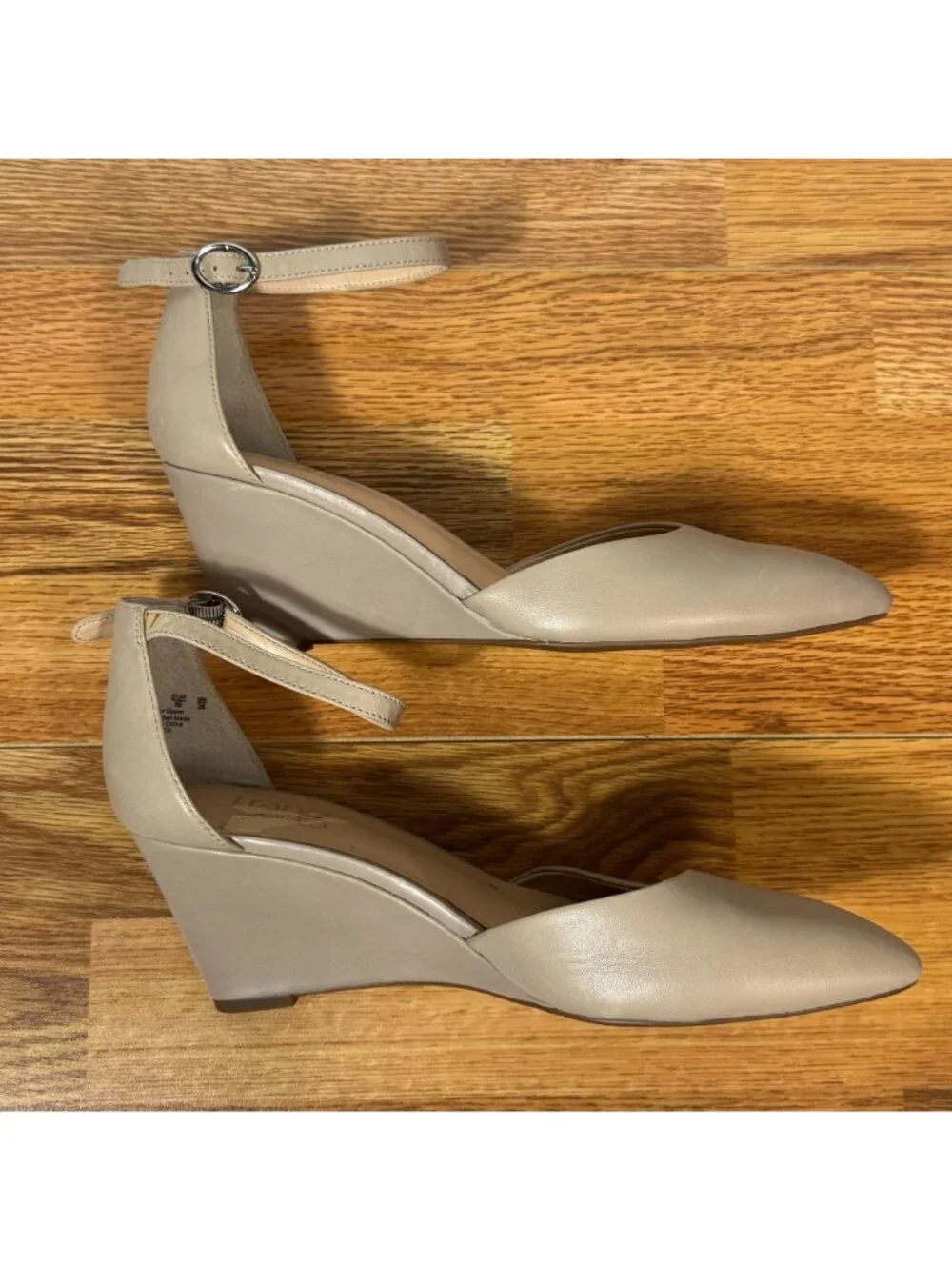 Franco Sarto Fayth Beige Pointed Toe Leather Wedge Heels Size 9